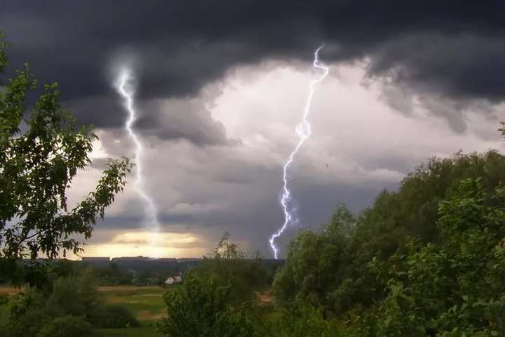 Україну накриють дощі та грози: прогноз погоди на 4 червня