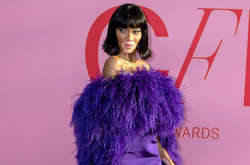 Феерия красоты: лучшие наряды звезд с красной дорожки премии CFDA Fashion Awards