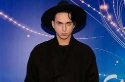 Melovin сделал массаж Лесе Никитюк