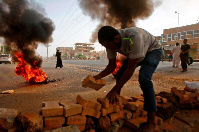 Протести в Судані: опозиція проти виборів, які планують провести військові