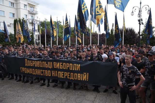 «Національний Корпус» передав Зеленському вимоги щодо українського громадянства для добровольців