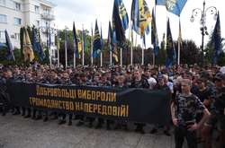«Національний Корпус» передав Зеленському вимоги щодо українського громадянства для добровольців