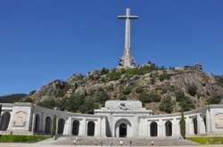 Верховний суд Іспанії призупинив процес перенесення останків диктатора Франко