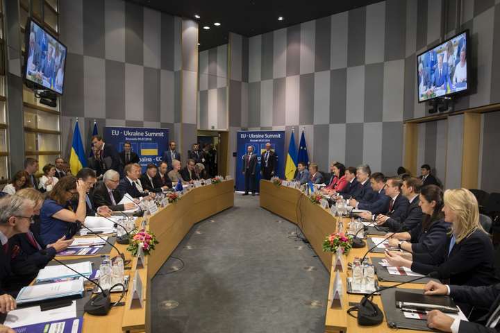 Зеленський і Юнкер погодили дату проведення саміту Україна-ЄС