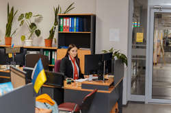 В прозорих офісах міста вже розпочали працювати представники компаній  «Вінницяобленерго» та «Енера Вінниця»