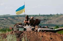 Військові на Донбасі провели тренування танкових екіпажів