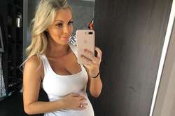 Instagram-модель показала свое фото во время схваток