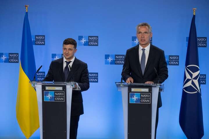 Зеленський планує винести питання вступу до НАТО на референдум