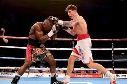 Коннор Лоу (справа)