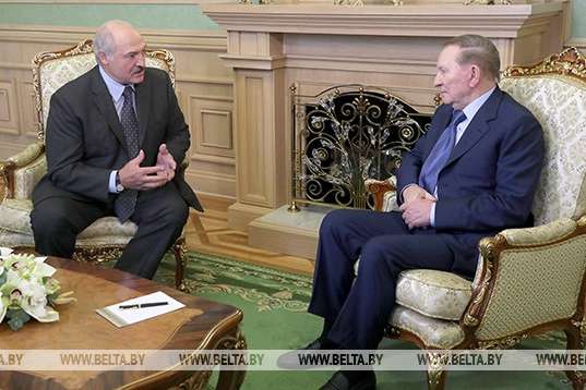 Лукашенко – Кучме: «Политика тебя не отпускает»