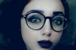 Пішла з дому і не повернулася: у Києві розшукують дівчину з кільцем у носі (фото)