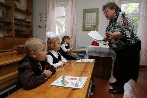 В київській профспілці освітян стурбовані, що вчителів-пенсіонерів переведуть на контракт