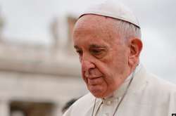 Ще одна зміна була зроблена у християнському славні «Слава у вишніх Богу» в перекладі Римського місалу