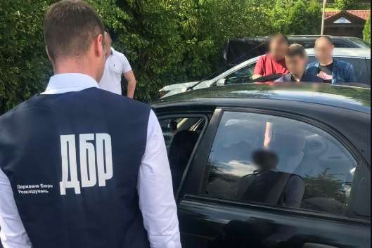 На Львівщині поліцейський вимагав $2500 хабаря