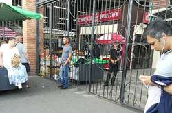 Ринок біля метро «Лісова» «замінували» (фото)