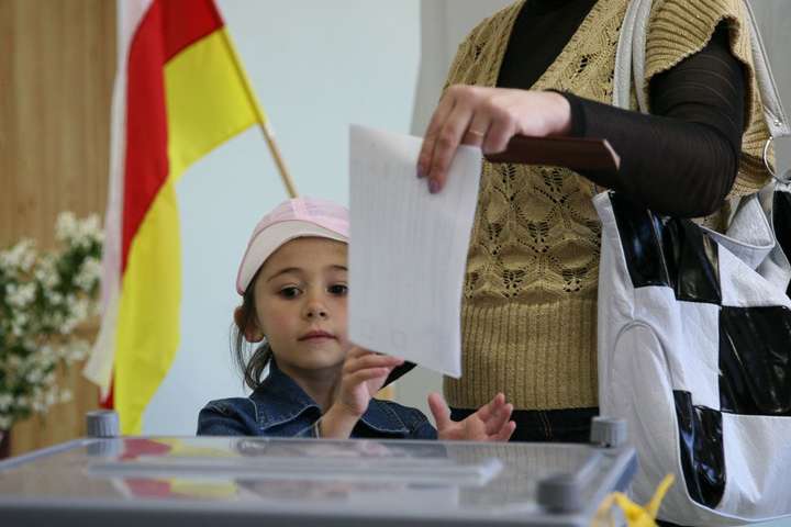 Україна не визнає «парламентські вибори» на окупованій території Грузії