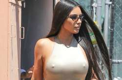 Все напоказ: Ким Кардашьян сходила на ланч в откровенном нюдовом наряде