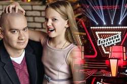 Дочь Евгения Кошевого развернула кресла четырех вокальных тренеров на шоу «Голос Діти»