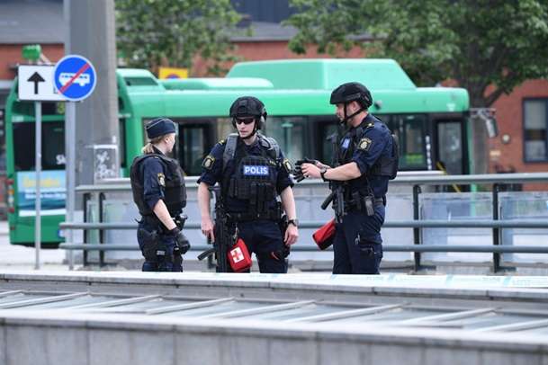 Шведська поліція підстрелила чоловіка на вокзалі в Мальме