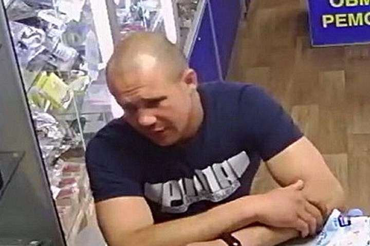 У Києві розшукують чоловіка, який напав на студента (фото)