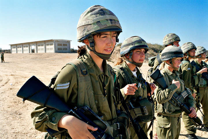 Девушки с оружием. Яркие фото прекрасной половины армии Израиля