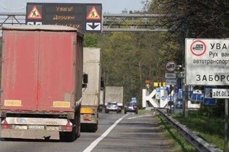 Рух вантажівок у Києві обмежено через сильну спеку 