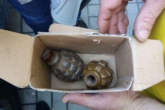 Жінка у Дніпрі продавала гранати в підземному переході 
