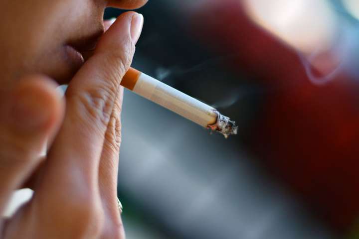 Дослідження: в Україні курять близько 8,2 млн людей