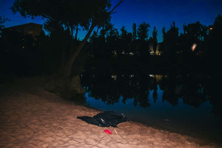 На Вербному озері п’яний молодик стрибнув із тарзанки і потонув (фото, відео)