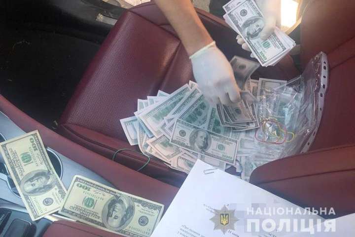 На Дніпропетровщині на хабарі в $25 тис. затримали голову голову однієї з територіальних громад