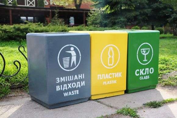 У дворах Києва запустять експеримент з роздільного збору сміття