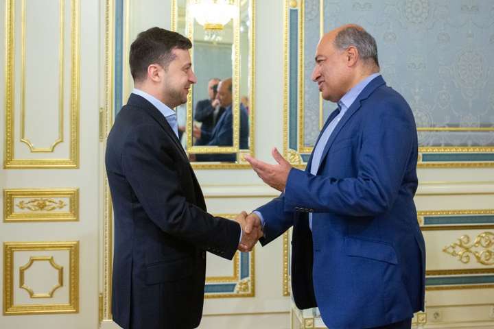 Зеленський зустрівся з президентом ЄБРР