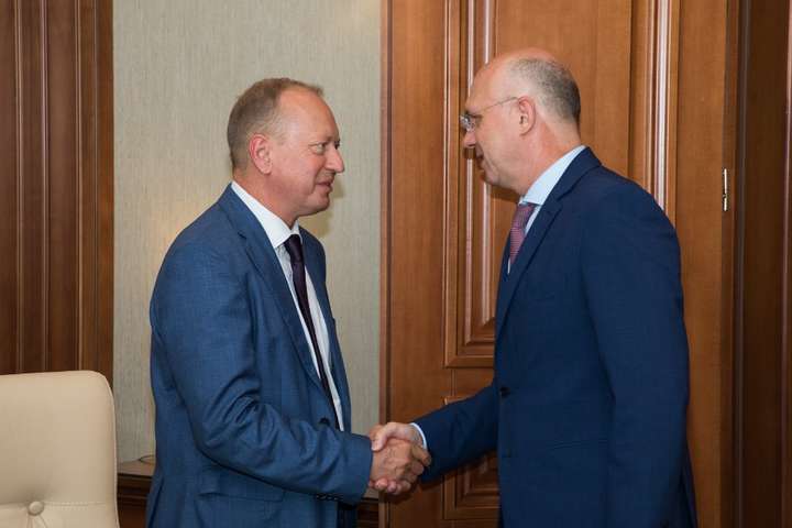 Політична криза у Молдові: представник України зустрівся із прем’єром Філіпом 