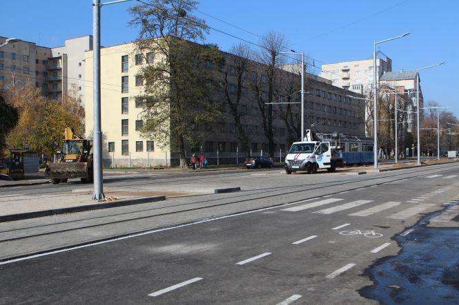 На вулиці Стрілецької тимчасово запроваджується двосторонній рух транспорту