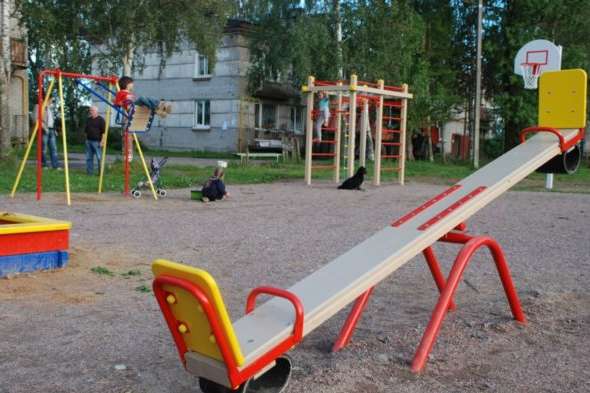 Столична влада планує привести до ладу понад 400 дитячих майданчиків