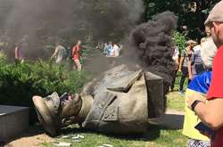 Знесення пам'ятника Жукову: поліція проводить обшуки у харківських активістів