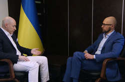 Яценюк: Якщо на проекті «Стіна» хтось вкрав – нехай відповідає. Але кордон має бути збудований