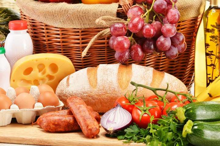 У Києві у травні найбільше з усіх продуктів подорожчали фрукти та хліб