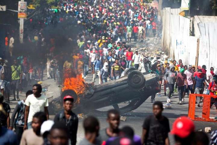 Гаїті охопили масові заворушення 