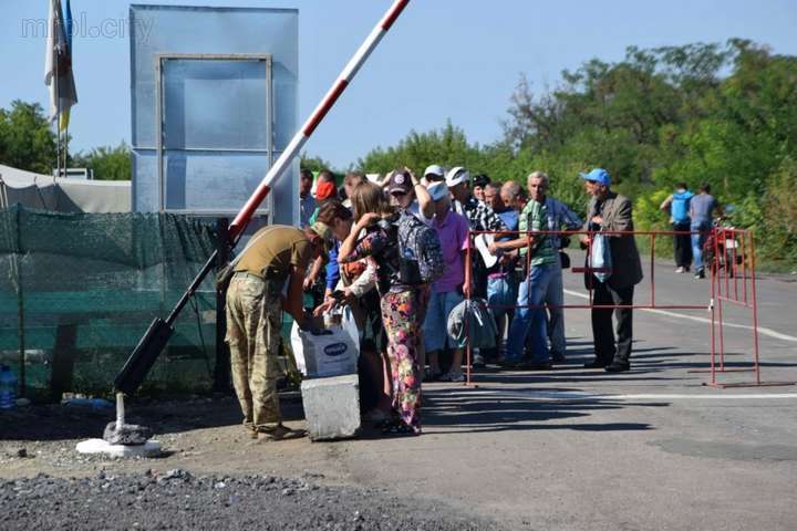 Лінію розмежування на Донбасі за тиждень перетнули 286 тисяч осіб
