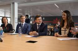 Президент України Володимир Зеленський у найбільшому в Європі кампусі стартапів Station F