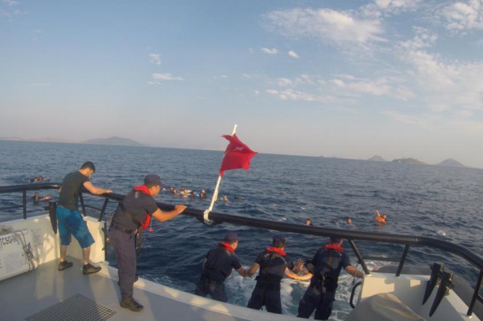Біля Туреччини затонув човен з мігрантами