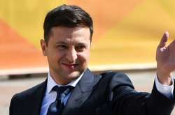 Зеленський у Парижі заявив, що в Україні – «дуже вродливі люди, особливо жінки»