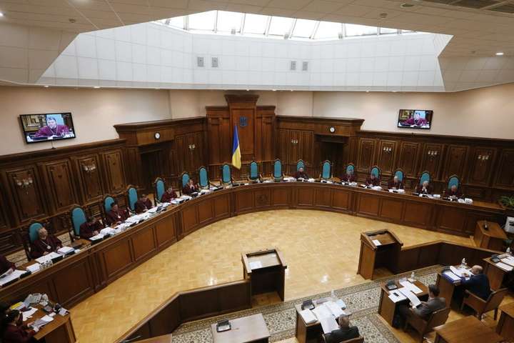 Конституційний суд сьогодні продовжить засідання щодо розпуску Ради