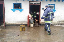 На Вінниччині злива підтопила оселі і повалила дерева