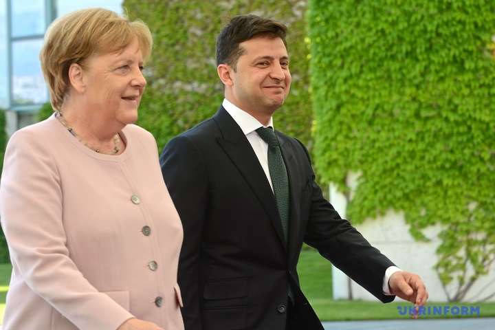 Зеленский встретился с Меркель (фоторепортаж)