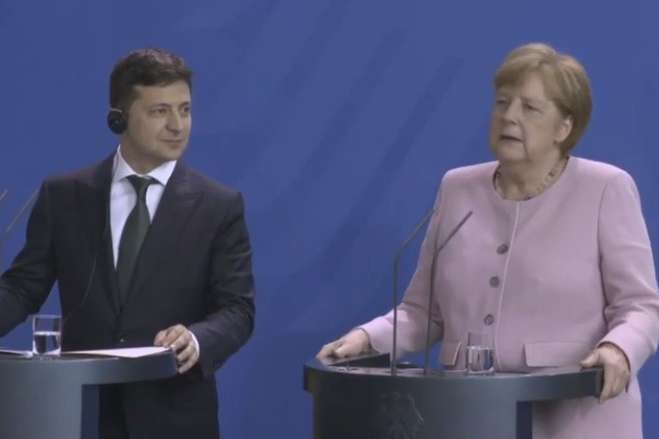 Зеленський сподівається, що Меркель допоможе звільнити українських моряків