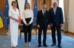 Зеленський з дружиною відвідали резиденцію Штайнмайєра (фото)