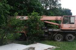 Забудовник о 5-й годині ранку пригнав кран у Протасів Яр