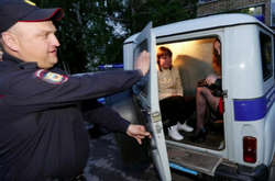 В Москве три проститутки изнасиловали полицейского